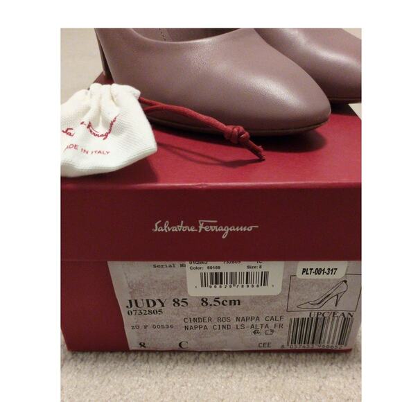 Salvatore Ferragamo Judy Pumps - Picture 3 of 10